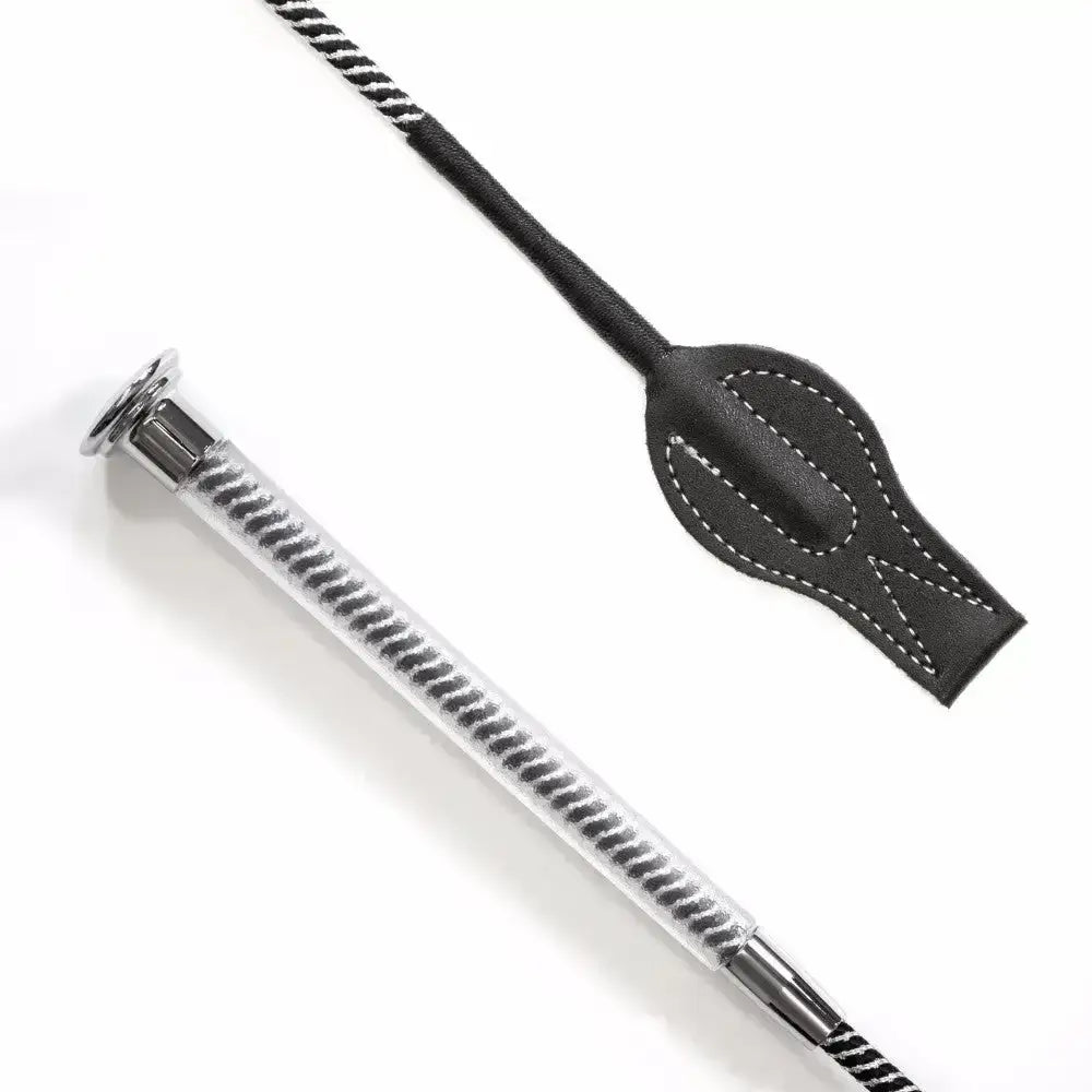 Black leather junior cush grip whip with silver metal ferrule and clear textured grip whip black for riding