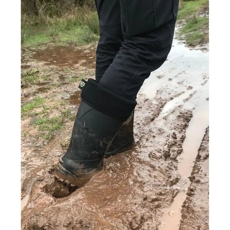 Black lbc explorer ultralight unisex boot with thick sole padded cuff made with direct injection moulding