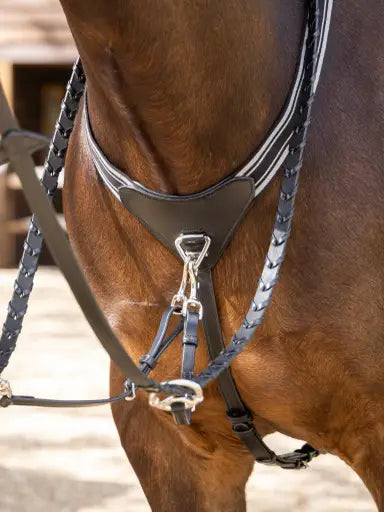 LeMieux Arika Elasticated Breastplate Black/Silver Cob Black/Silver Breastplates & Martingales