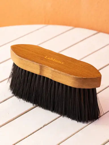 LeMieux Artisan Flick Brush Brown Brown Dandy Brushes