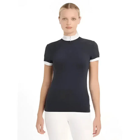 Black short-sleeved lemieux olivia short show shirt with white collar and cuffs made of super soft stretch fabric