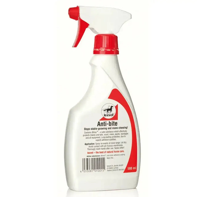 White plastic leovet anti-bite spray bottle with red trigger stops stable gnawing and mane chewing effectively
