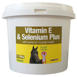 White plastic bucket of NAF vitamin e and selenium plus supplement supports muscle function in performance horse