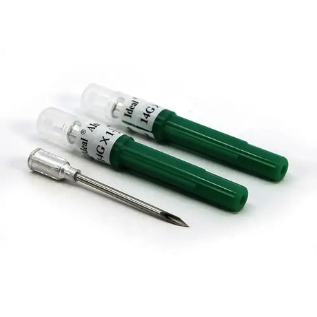 Green plastic-capped 14g aluminium hub neogen disposable needles with metallic tips for large animal administration