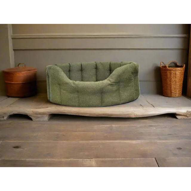 Premium Orkney Tweed Oval Beds Green Intermediate Dog Beds
