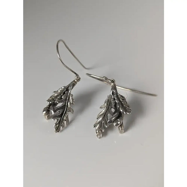 Silver steed acorn silver leaf shaped oak leave dropped earrings with intricate detailing and polished metallic finish