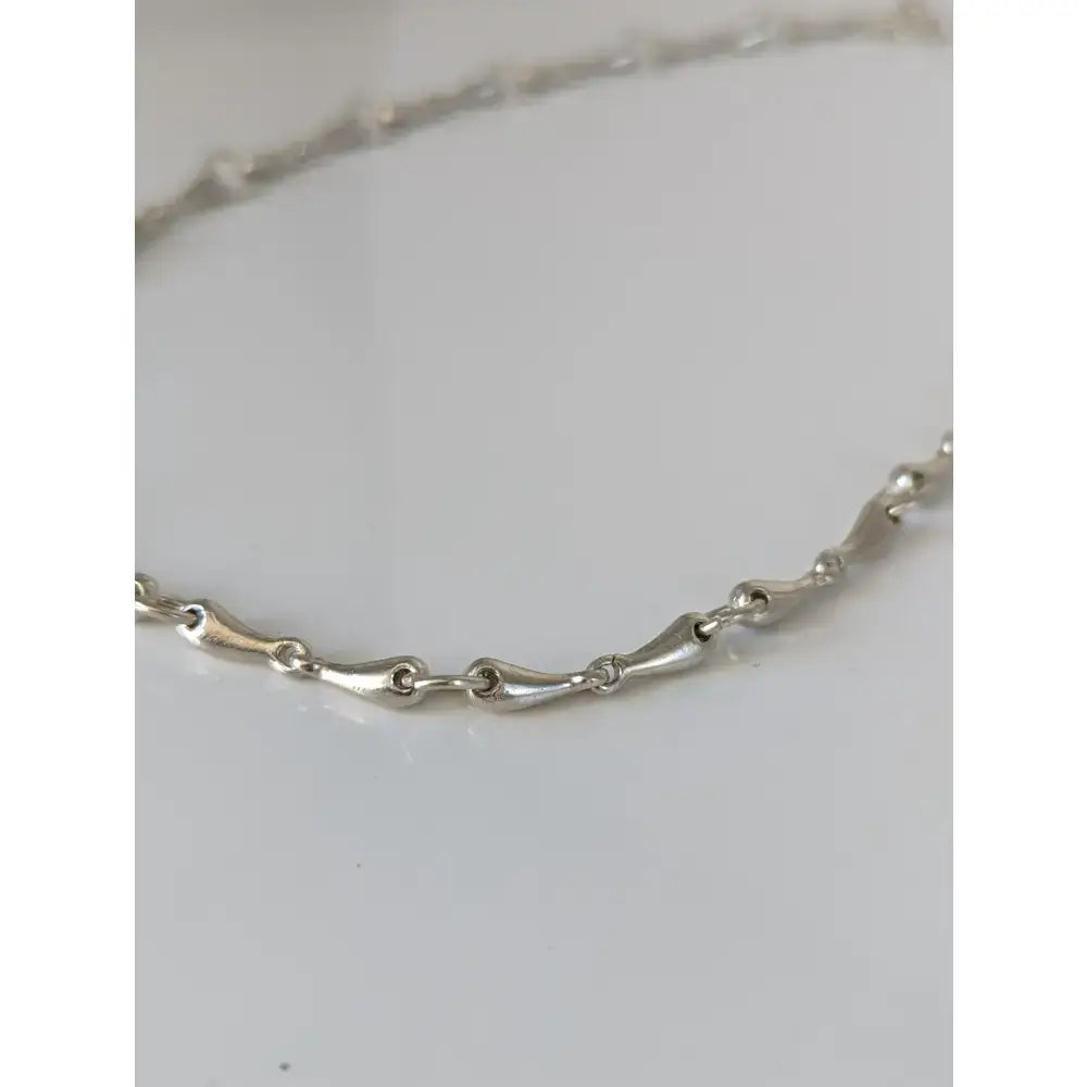 Silver steed snaffle necklace silver-toned chain with sleek elongated links and polished metallic finish perfect for equestrian fans