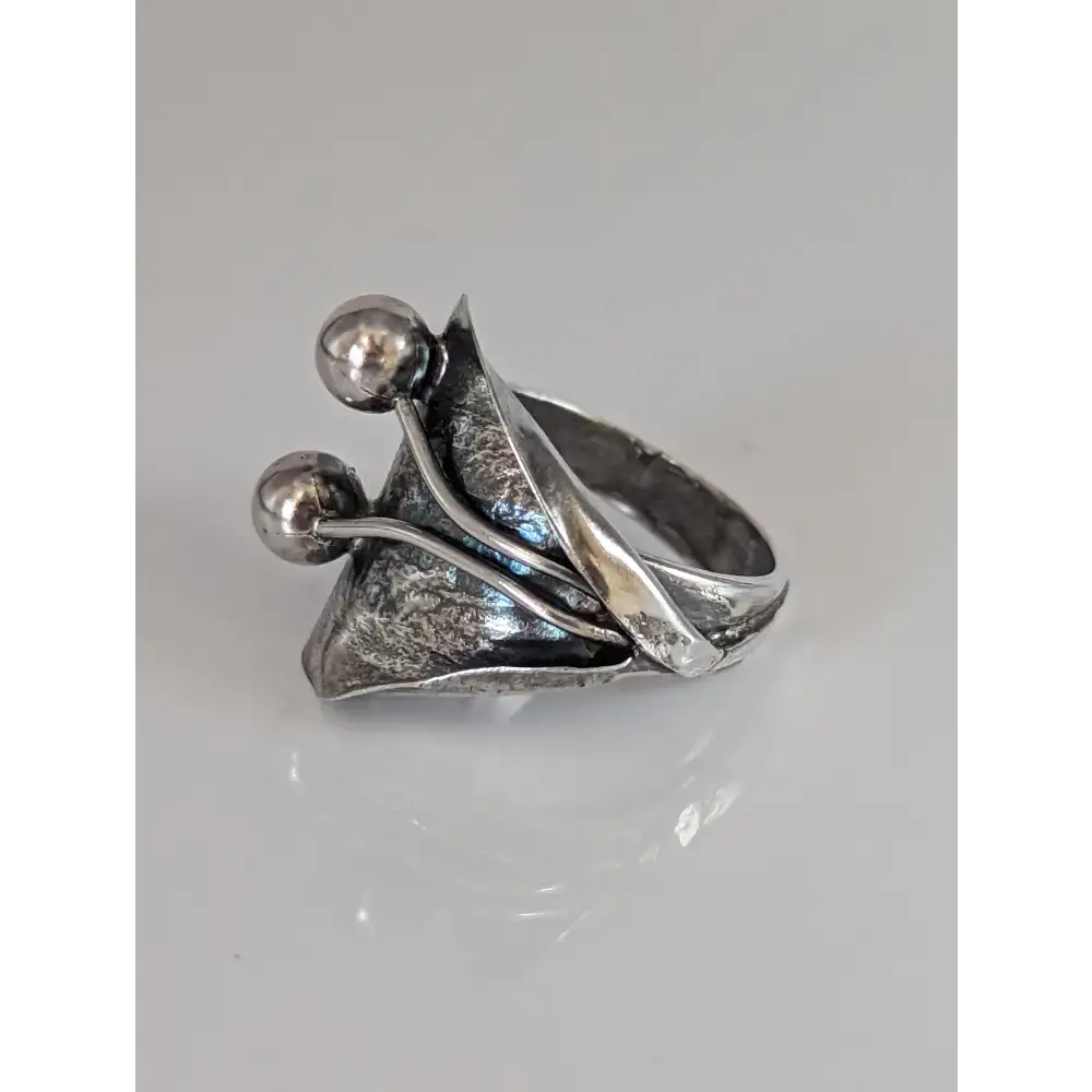 Silver Steed Big Leaf with Ornament Silver Ring Large Long Buds Rings
