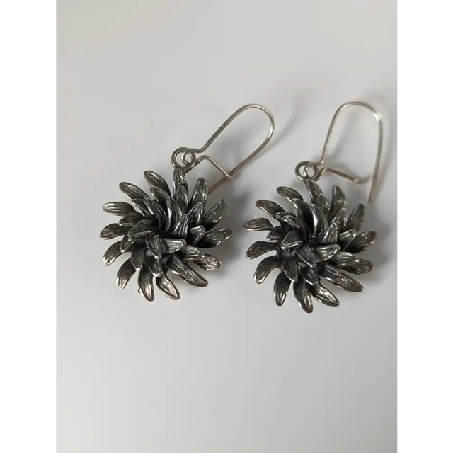 Silver Steed Chrysanthemum Dropped Earrings Earrings