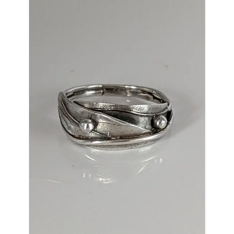 Silver Steed Delicate Silver Leaves ring with Silver Buds G Rings