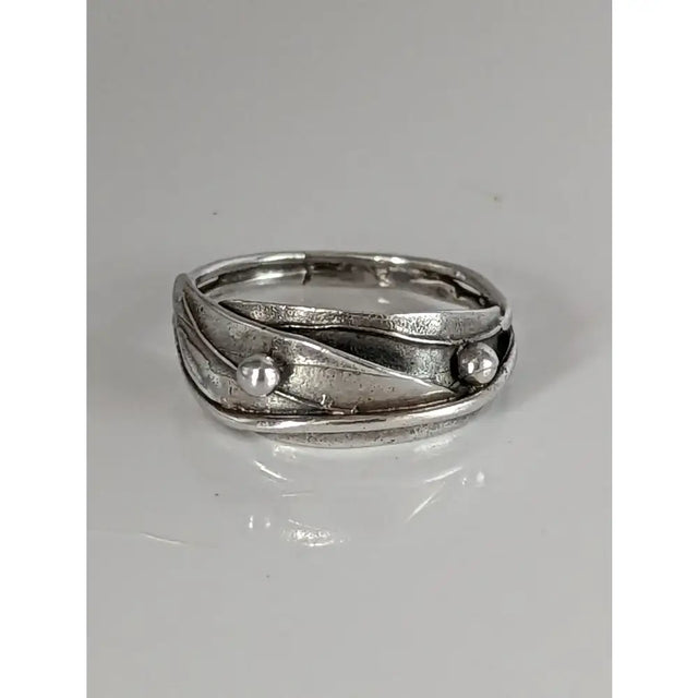 Silver steed delicate silver leaves ring with textured leaf-like bands and two silver buds accents
