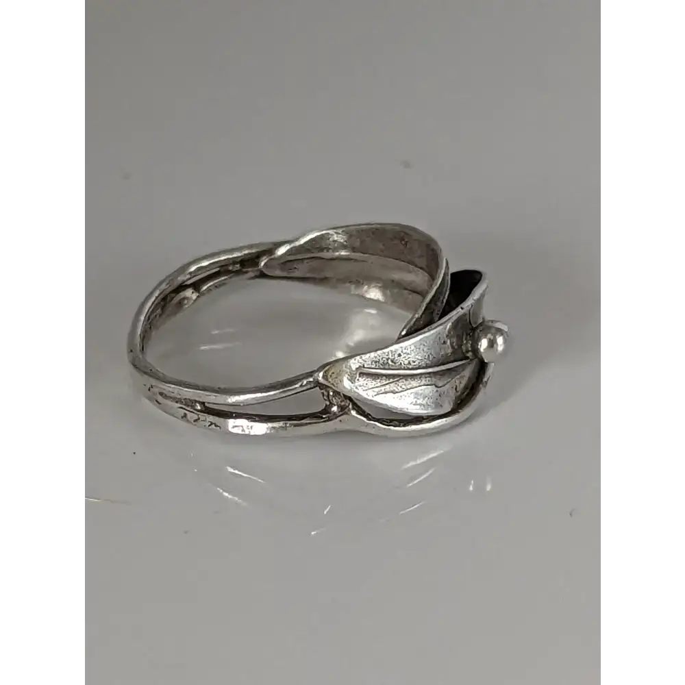 Silver Steed Delicate Silver Leaves ring with Silver Buds G Rings