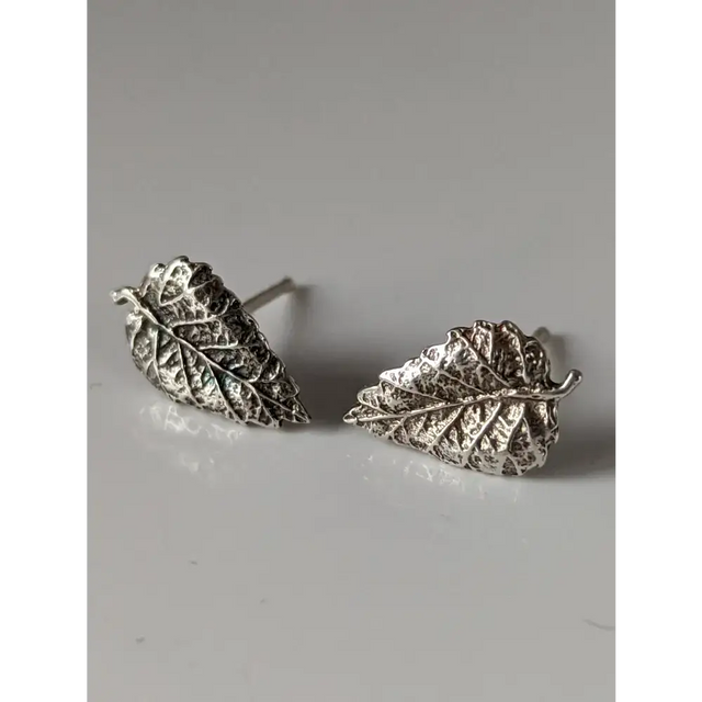Silver Steed Detailed Leaf Stud Earrings Earrings