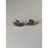 Silver steed detailed leaf stud earrings in silver with intricate vein detailing perfect leaf stud earrings accessory