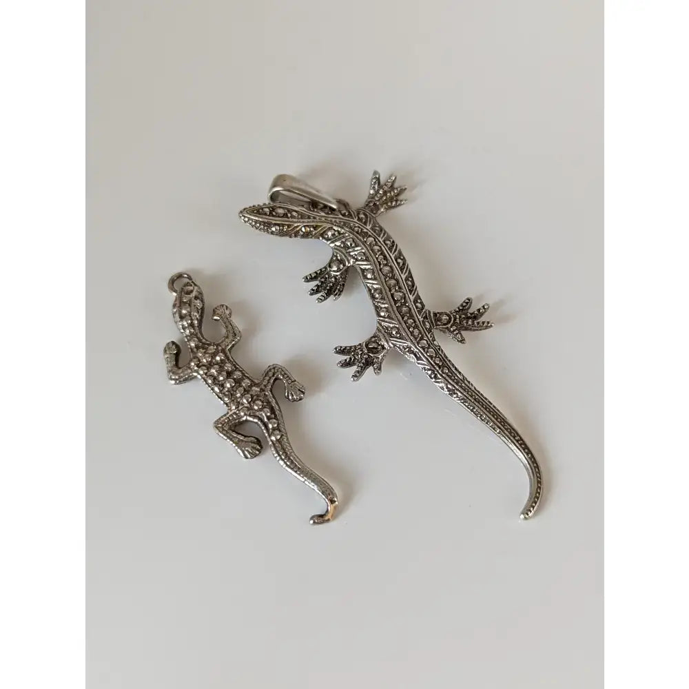 Silver steed detailed lizard silver pendant with intricate marcasite detailing and polished metallic finish for equestrian jewelry