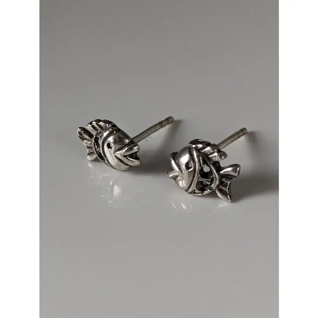 Silver steed fish stud earrings with detailed scales and fins fish stud earrings in silver metal