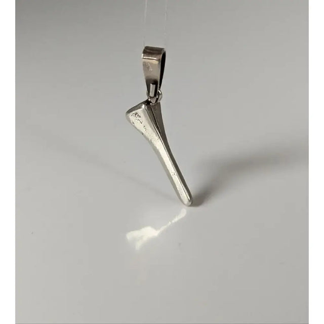 Silver steed horseshoe nail silver pendant made of polished silver pendant shaped like a textured nail