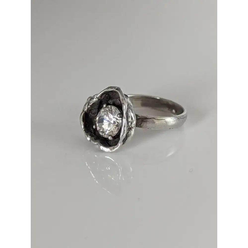 Silver Steed Large Zirconia in a Flower Silver Ring L Rings
