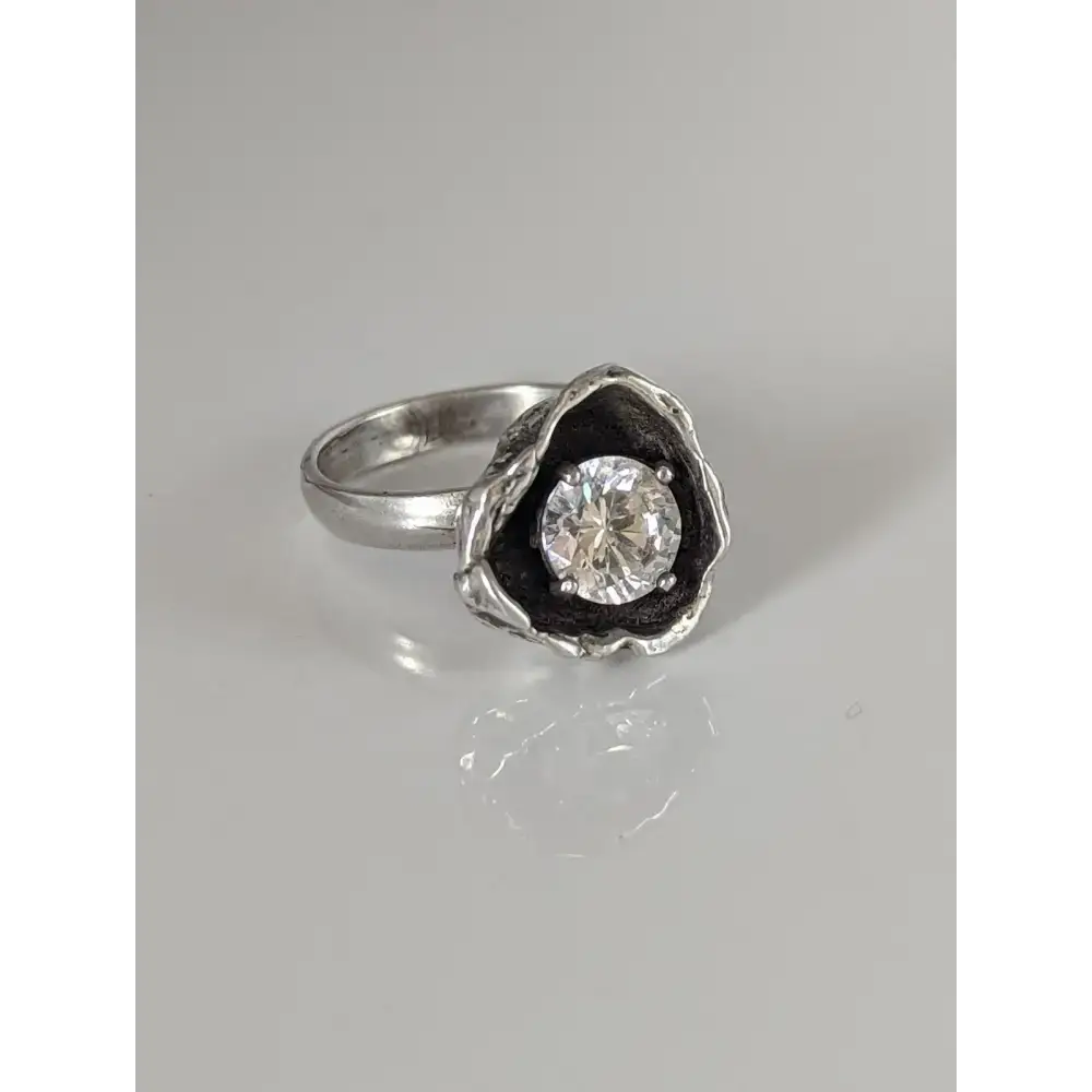 Silver Steed Large Zirconia in a Flower Silver Ring L Rings