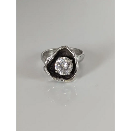 Silver Steed Large Zirconia in a Flower Silver Ring L Rings