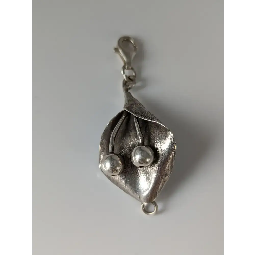Silver Steed Leaf & Berries Silver Charm or Pendant Charms