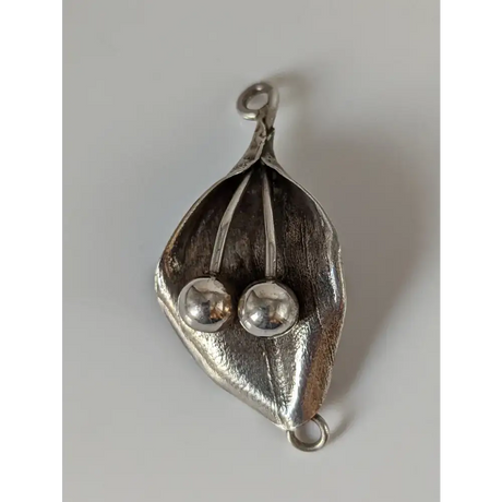 Silver Steed Leaf & Stem Silver Pendant Pendant