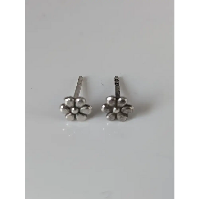 Silver Steed Margaret Flower Stud Earrings Earrings
