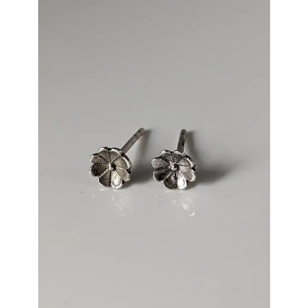 Silver Steed Pansy Stud Earrings Earrings