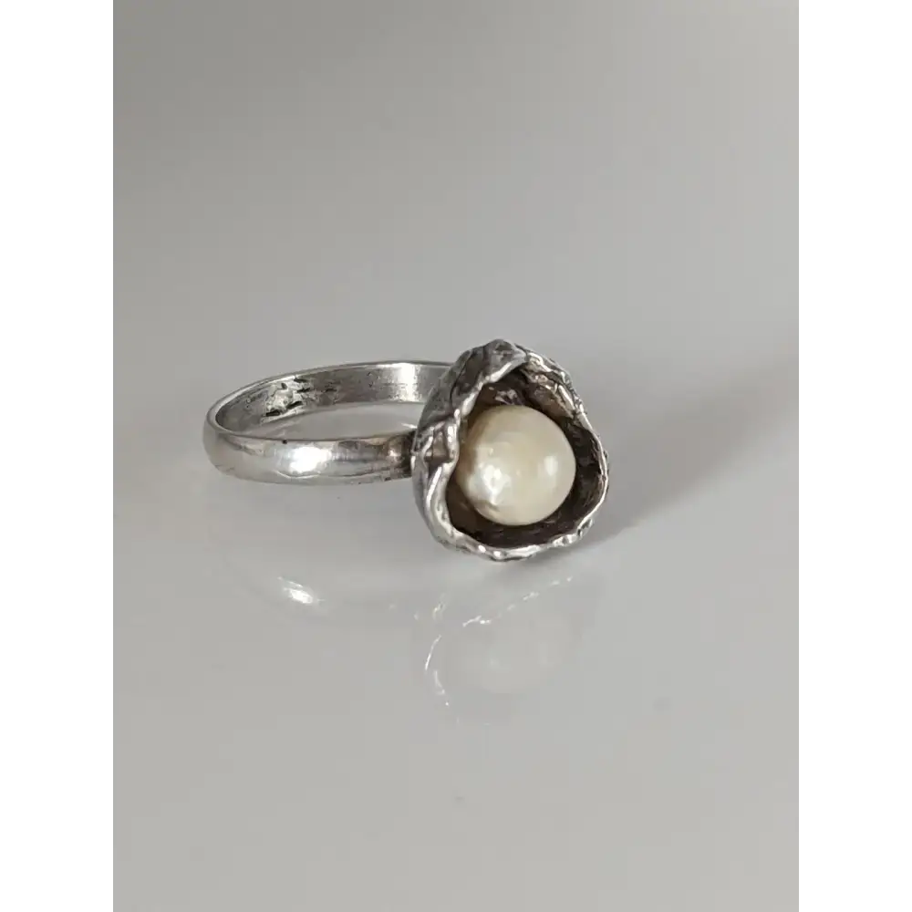 Silver Steed Pearl in a Flower Silver Ring S Rings