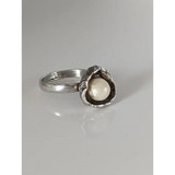Silver Steed Pearl in a Flower Silver Ring S Rings