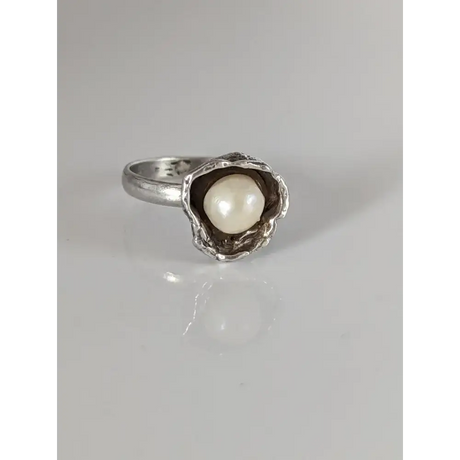 Silver Steed Pearl in a Flower Silver Ring S Rings
