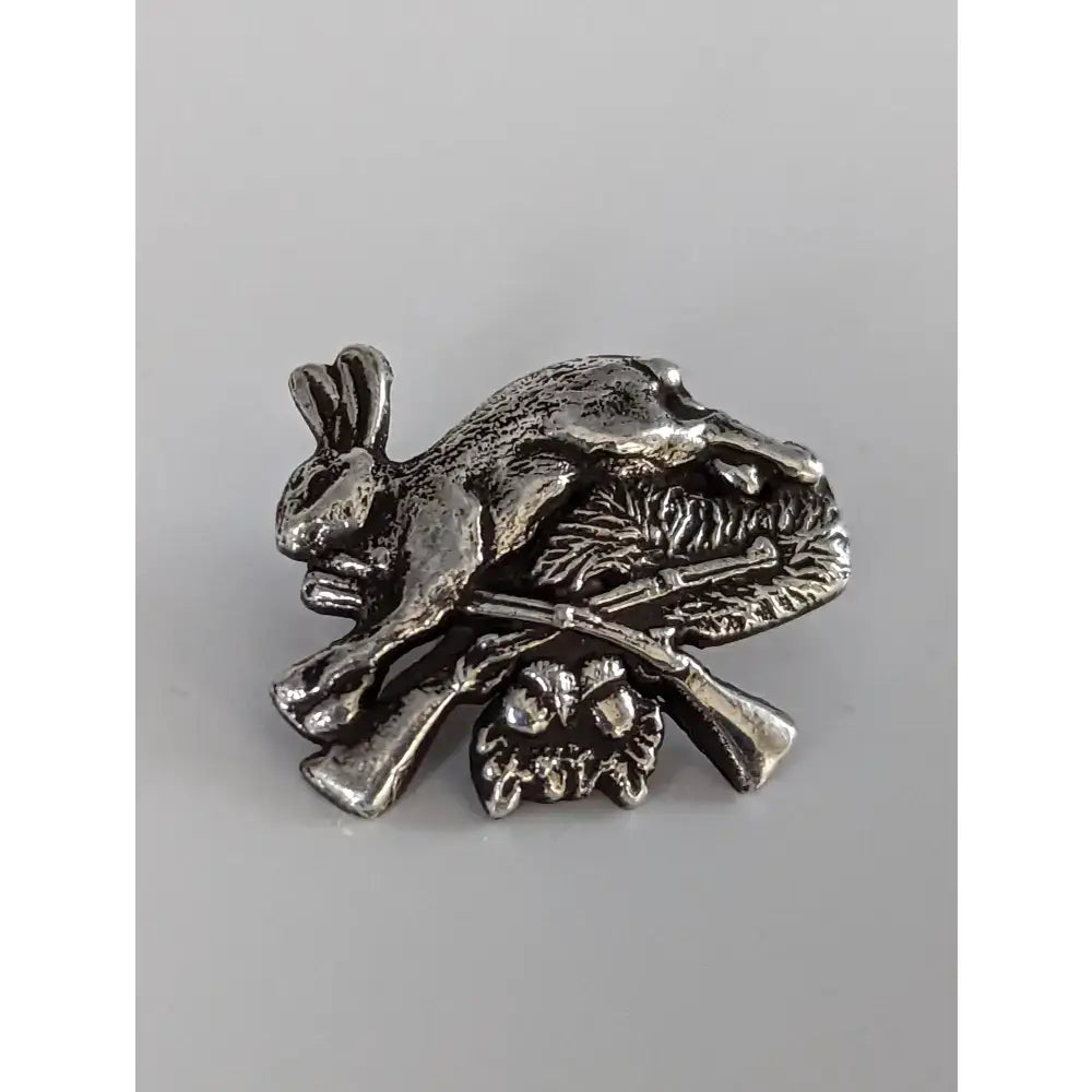 Silver steed sterling silver pin with a detailed rabbit on crossed rifles and skull for rabbit hunting silver style