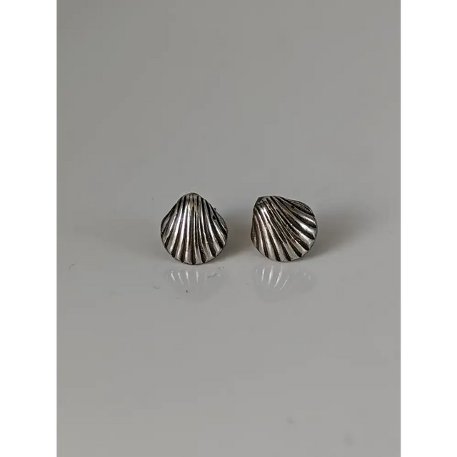 Silver Steed Shell Stud Earrings Earrings