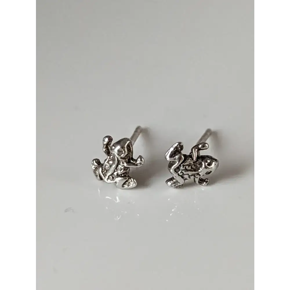 Silver Steed Spotted Frog Stud Earrings Earrings