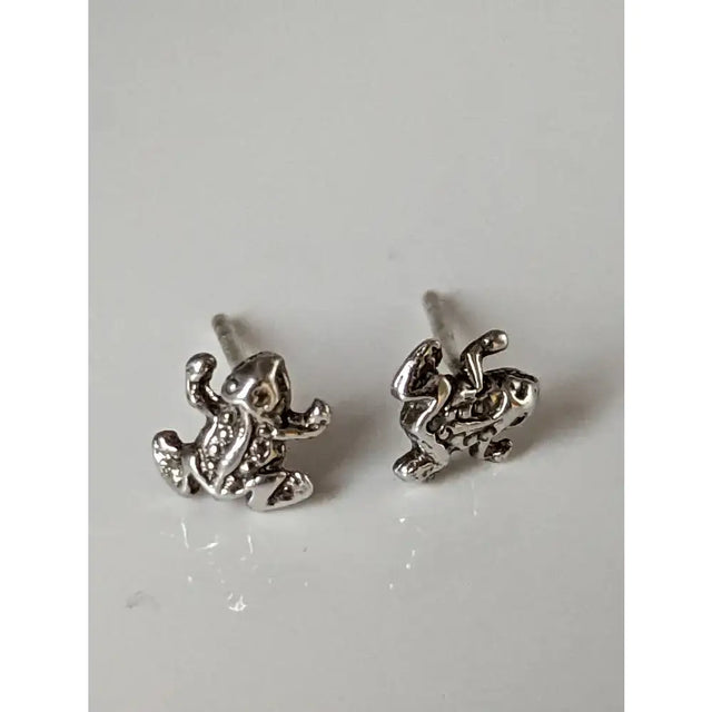 Silver steed spotted frog stud earrings in silver with detailed textured surfaces perfect for equestrian jewelry fans