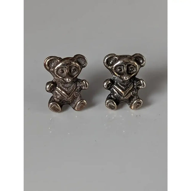 Silver steed teddy silver bear stud earrings with detailed facial features and textured body for everyday wear