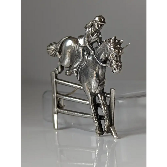 Silver Steed Triple Bar Jump, Show Jumping Brooch / Stock Tie Pin Brooches