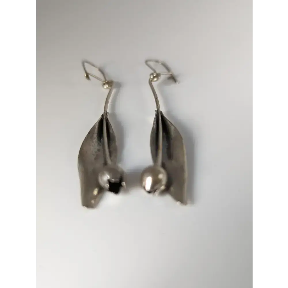 Silver Steed Tulip Dangling Earrings Earrings