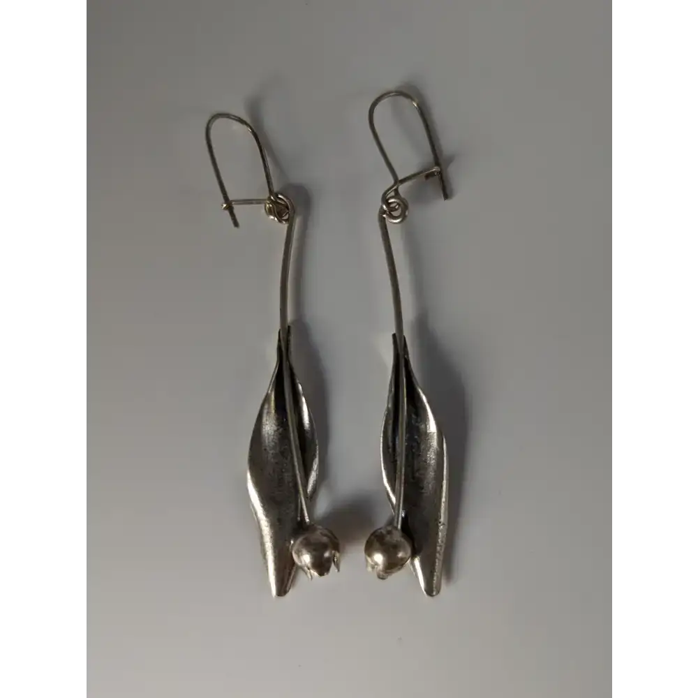 Silver Steed Tulip Dangling Earrings Earrings