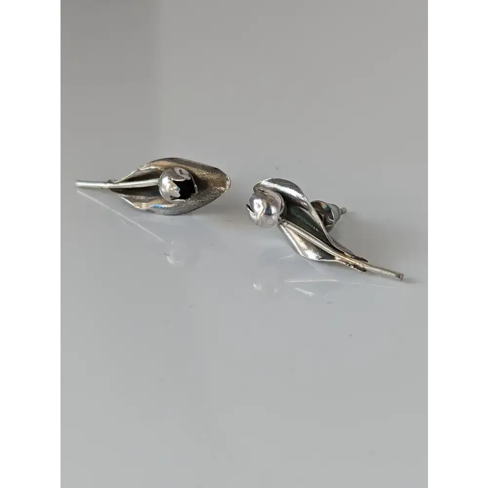 Silver Steed Tulip Stud Earrings Earrings