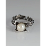 Silver Steed Wired Ring with Pearl M Rings