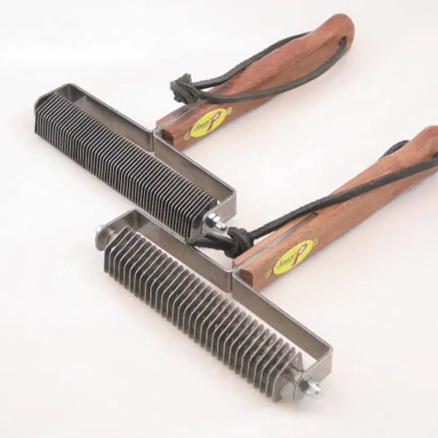 Two smart coats horse grooming combs with wooden handles and durable scandinavian steel blade and black loops