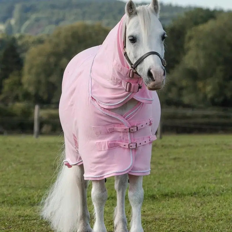 Baby pink fleece rug with neck cover featuring silver piping and black buckles with cross surcingles