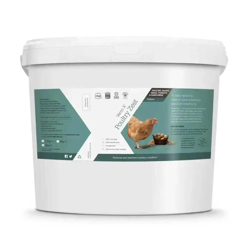 White plastic bucket of verm-x poultry zest bird feed pellets poultry supplements for round condition care