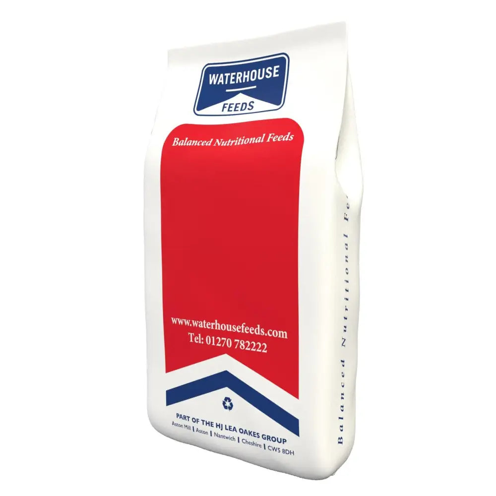 White and red bag of vitality ostrich grower 20 kg balanced nutritional feed for ostrich grower use