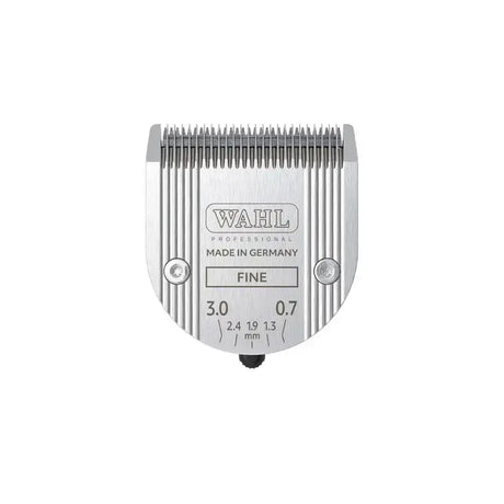 Silver metallic wahl bravura arco clipper blade with precision ground fine cutting settings marked in millimeters