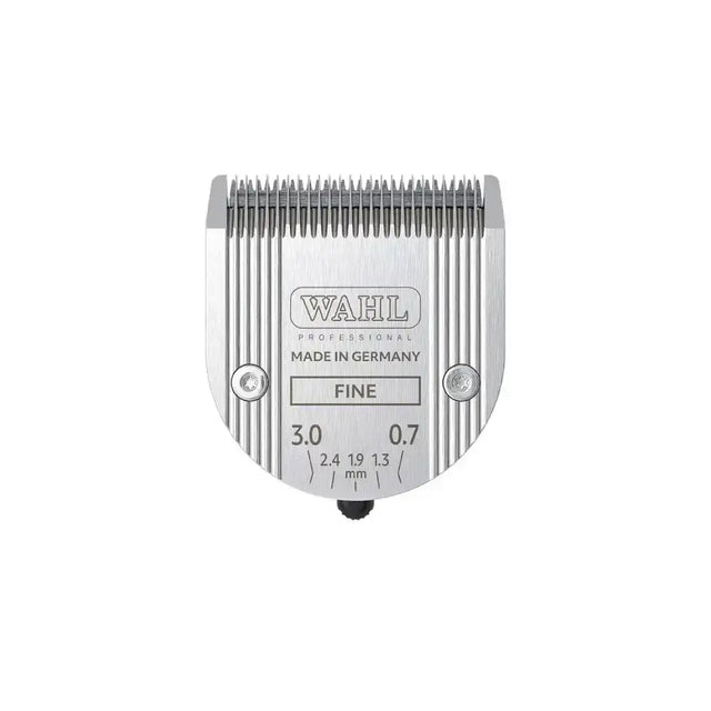 Silver metallic wahl bravura arco clipper blade with precision ground fine cutting settings marked in millimeters