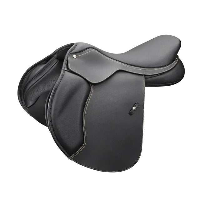 Black leather wintec 500 close contact saddle with subtle stitching stirrup keeper for complete freedom and feel confident