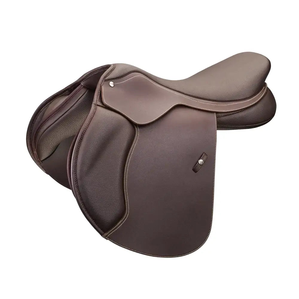 Brown leather wintec 500 close contact english saddle with stitched detailing and stirrup keeper for complete freedom feel confident